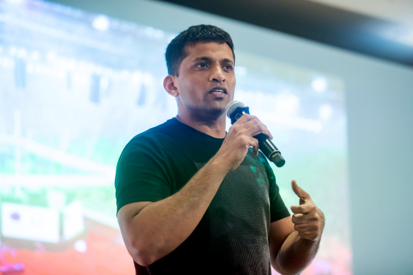 Byju’s acquires Indian tutor Aakash for nearly $1 billion – TechCrunch