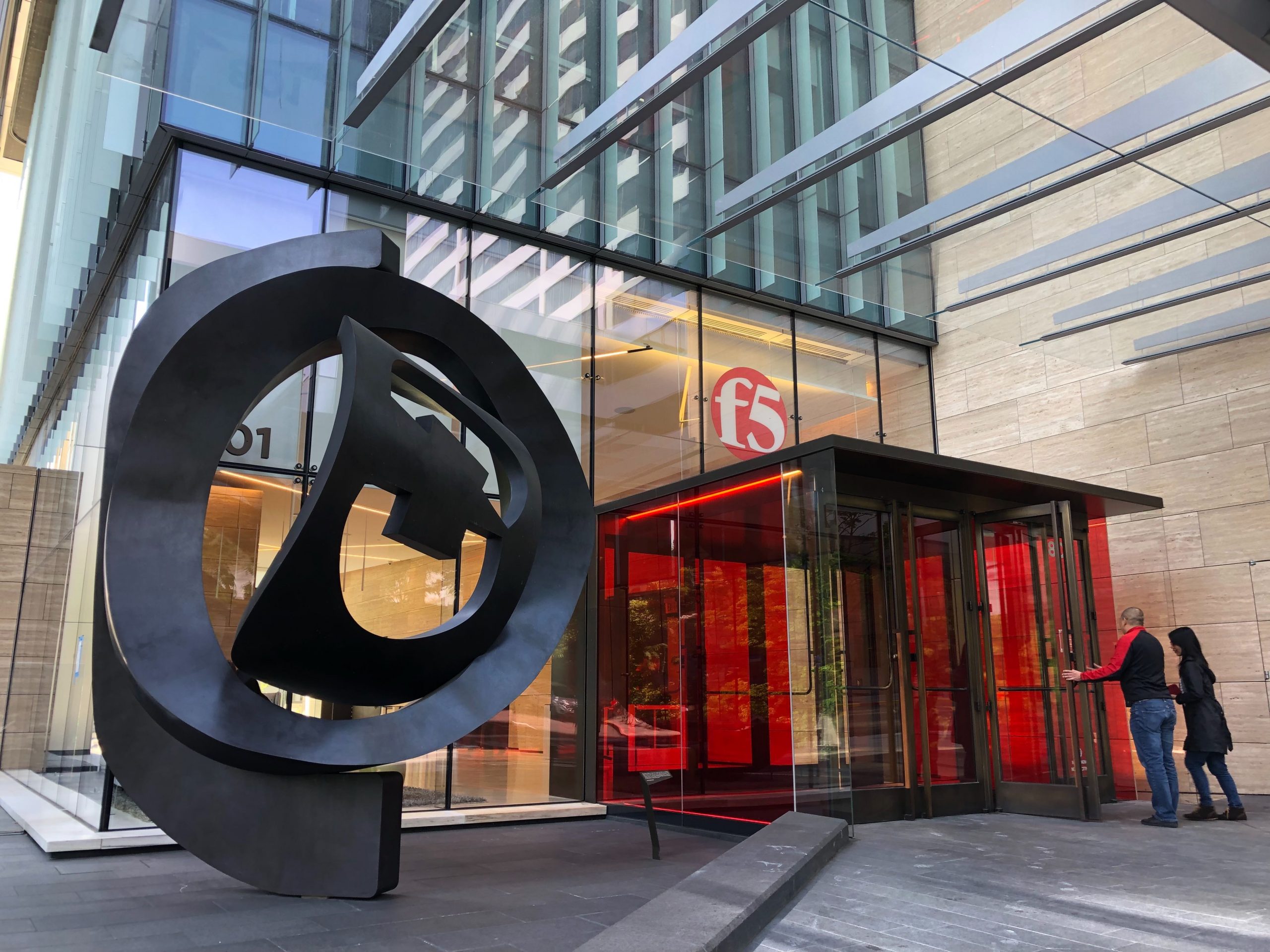 F5 Networks beats quarterly expectations as revenue up 11% to $645M, but stock dips 5%