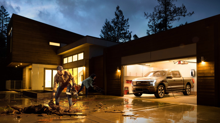 Ford F-150 Lightning electric pickup truck can power your home in an outage – TechCrunch