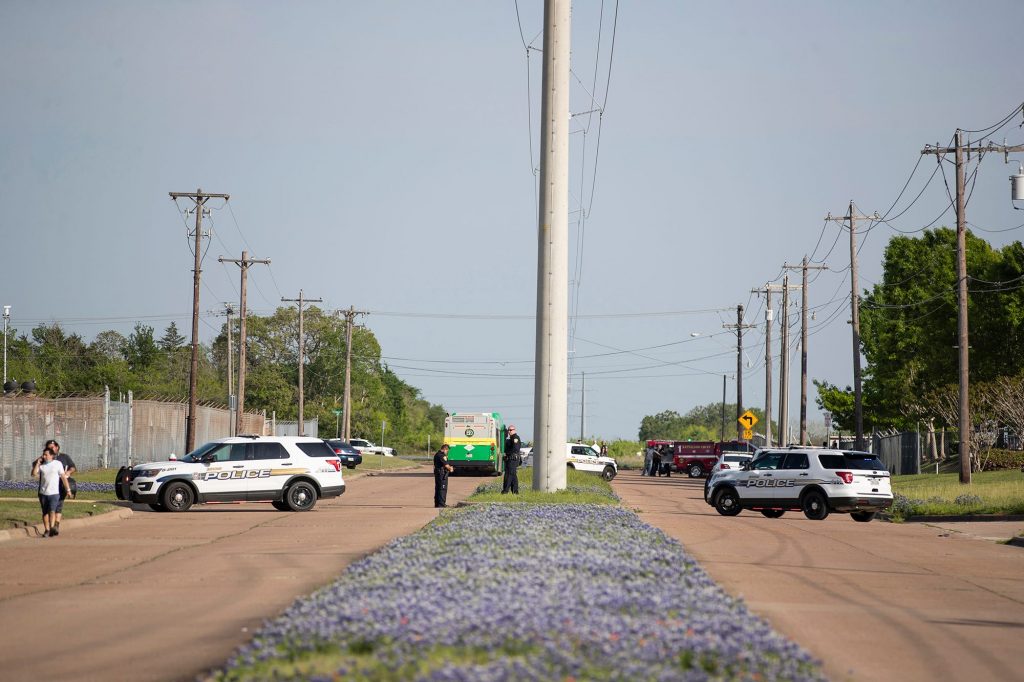 Texas shooting at Kent Moore Cabinets in Bryan: 1 dead, 5 injured