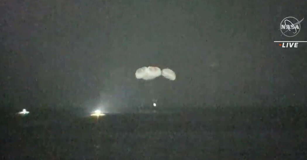 SpaceX Makes First Nighttime Splashdown With Astronauts Since 1968